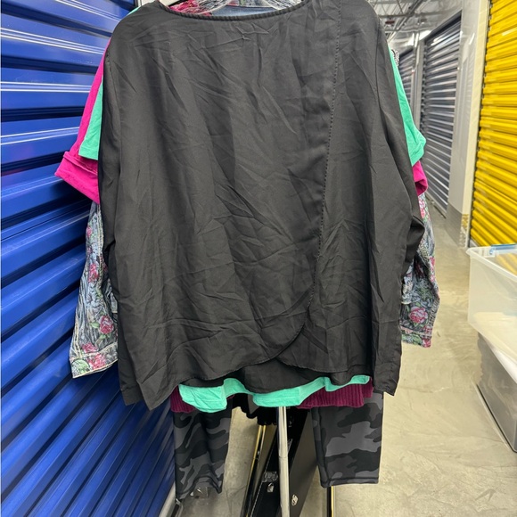 Old Navy | Black Chiffon Tulip Back Top | size xxl - Picture 4 of 4
